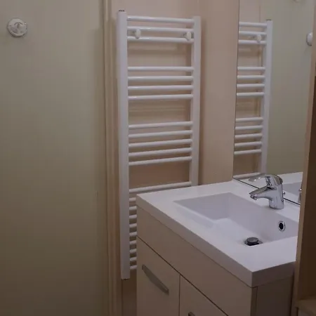 Renove Avec Balcon, Ideal Pour 4 Pers., A 1 Km Des Pistes De - Autrans-meaudre - Fr-1-737-6 Apartment
